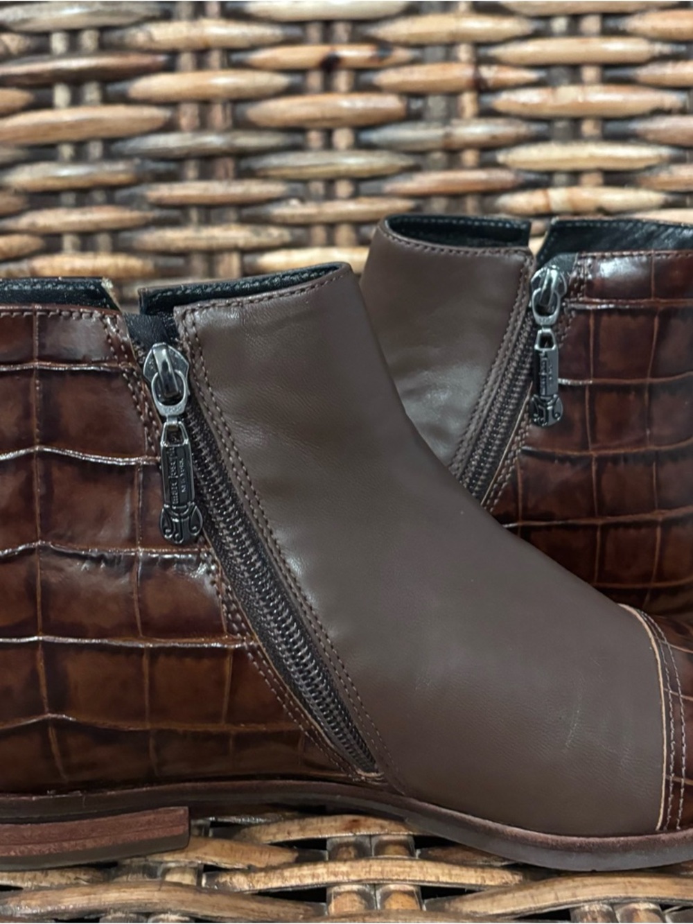 Marc Joseph NY Genuine Leather Made in Brazil Ankle Zip Up Bootie in size 6.5 - Picture 14 of 14